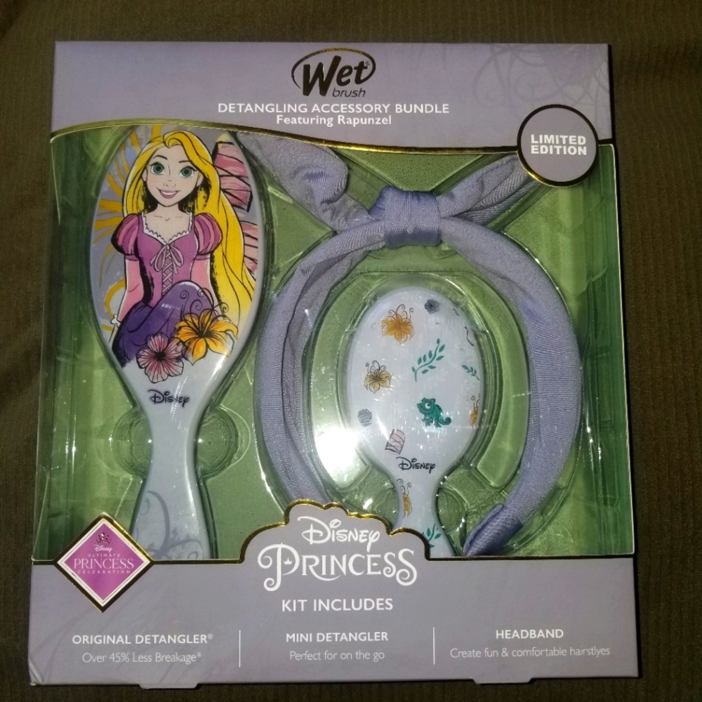 Purple Rapunzel brush wet brush set Disney